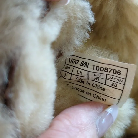 Fantastic, tall, UGGs size6 Tan      Make An Offer - Picture 7 of 7